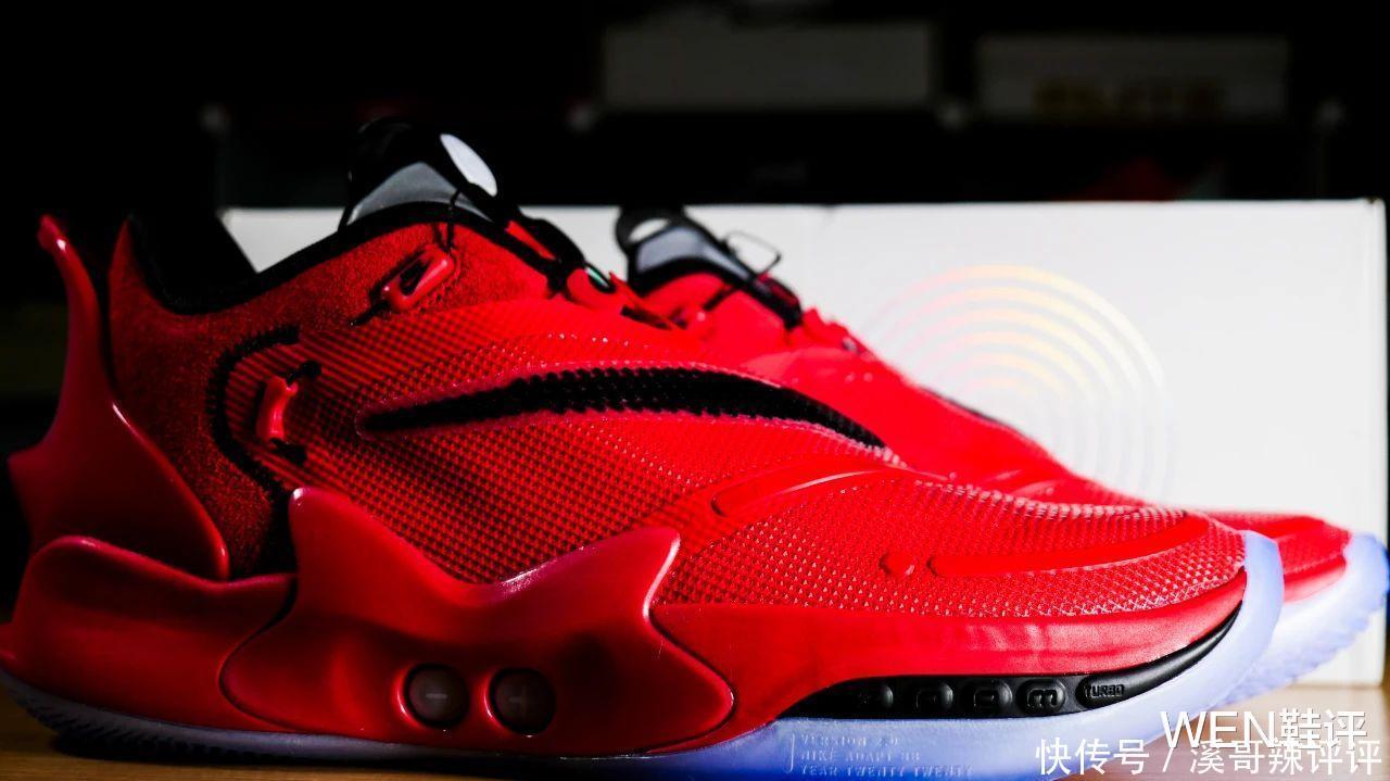 未来的球鞋到底应该是什么样呢Nike的答案就是这款鞋