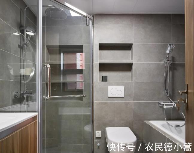 墙体|越来越多人卫生间这么做收纳，比置物架效果好太多，不占地还省钱