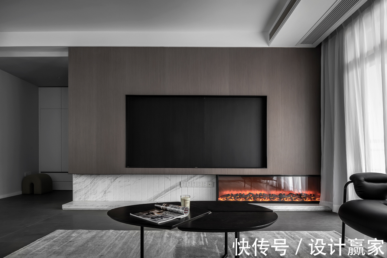 客餐厅|132㎡现代黑白灰，素雅极简的美学空间，冷暖色搭配恰到好处