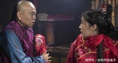 秀才|富人写了一副对联，穷秀才看不惯改了几笔，富人看后面红耳赤