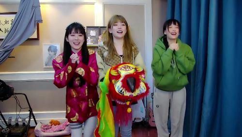 英雄联盟年会猴哥女装被打底裤抢镜全民向大司马道歉