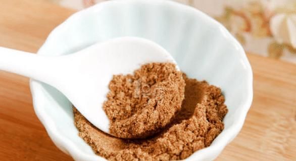 调饺子馅，生油好还是熟油好？很多人错，难怪饺子不香不油，还腥