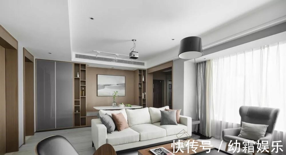 原木色|夫妻的现代简约三居，黑白灰+原木色高雅轻奢，小书房最酷，晒晒