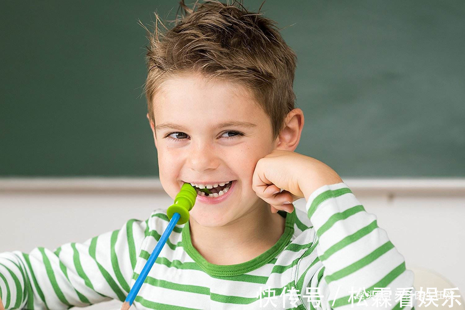 牙齿|会影响孩子牙齿发育和颜值的八大坏习惯，建议尽早戒掉！