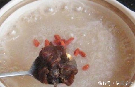 玫瑰花桂圆粥,母亲节做一碗送妈妈,美容又养颜,妈妈一定喜欢