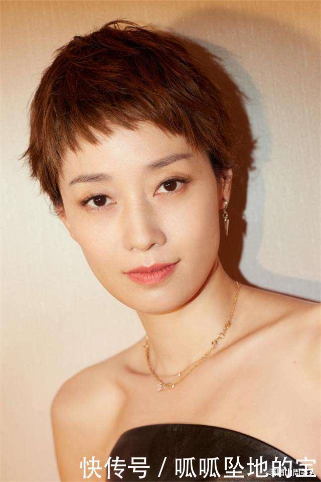 减龄 到了50岁的“家庭妇女”,有白发的剪这3种发型,减龄还洋气