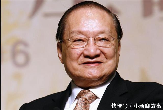 教材!余秋雨水平到底如何易中天评价很犀利,但不及金庸风趣幽默