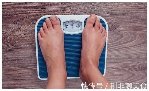 体重|为什么早上量体重和晚上量体重差那么多?早晚差几斤属于正常?