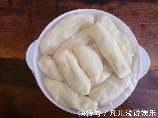 蜂蜜|想吃麻花不用买，自己在家也能做，外酥里软，满满的儿时味道