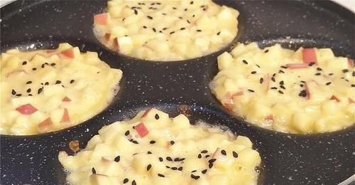 柔软|夏天要多吃苹果，加两个鸡蛋，简单易做，柔软香甜，孩子很爱吃