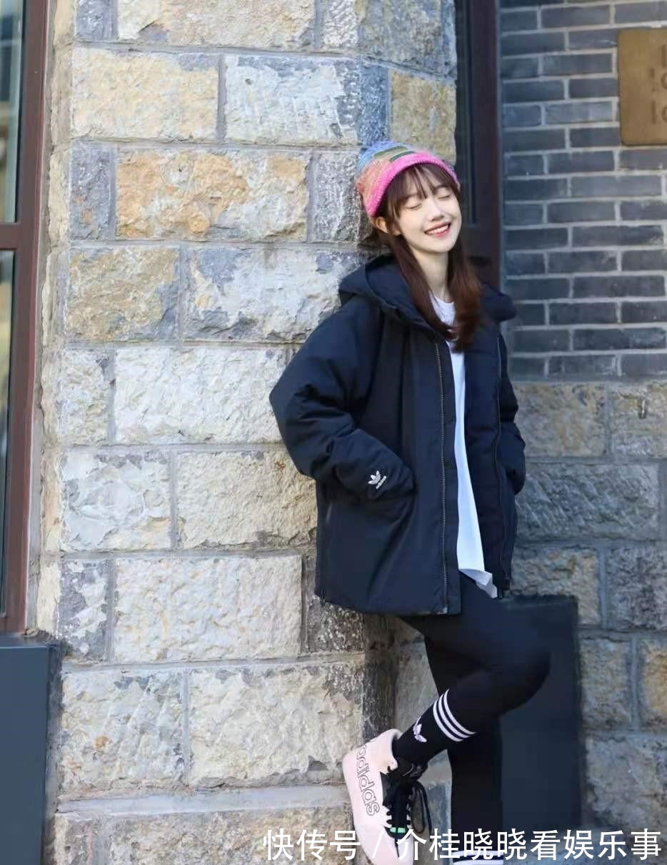 老爹 今冬穿羽绒服怎么搭才好看有这“3裤2鞋”就够了,谁穿谁时髦