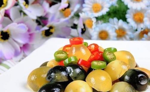 食物|女性“催老神器”揭晓！四类食物，趁早撤离饭桌，切莫贪嘴