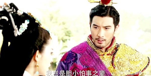 投降曹操|为何说吕布厉害?因为能把曹操和刘备都逼上绝境的只有他一人