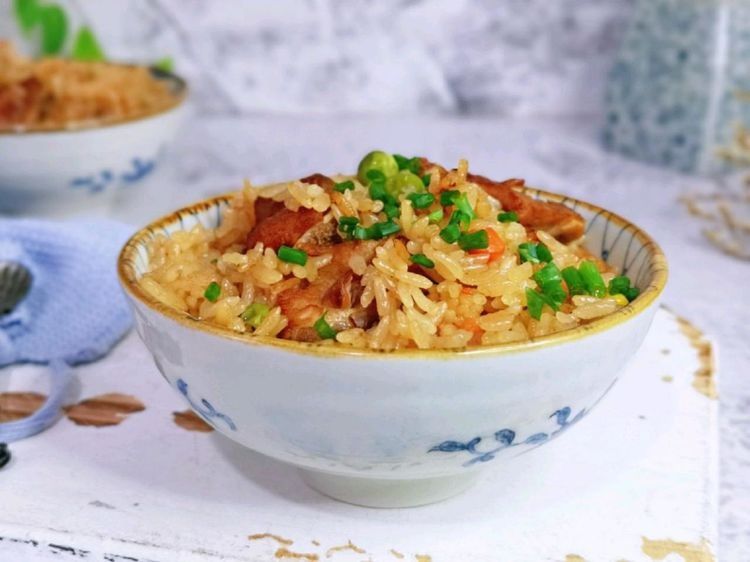 懒人版|懒人版排骨焖饭快速做法，米饭排骨蔬菜一锅端，吃一次就上瘾