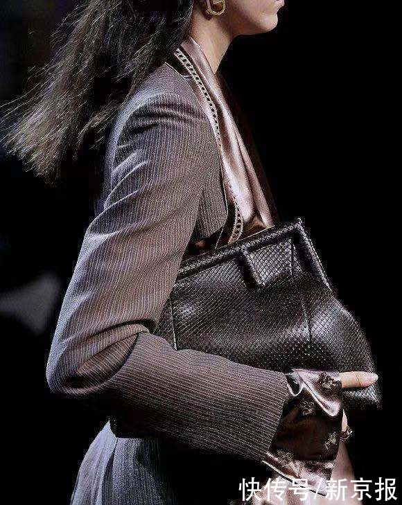 平庸|摩登日记｜拒绝平庸，你的手袋够“棱角分明”吗？