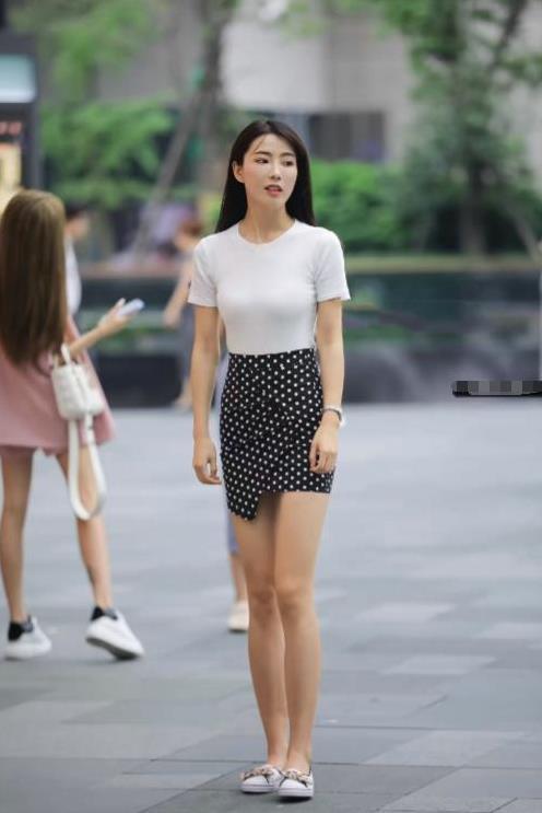 微胖|街拍微胖女孩都可以穿的裙子,就是这么好看了