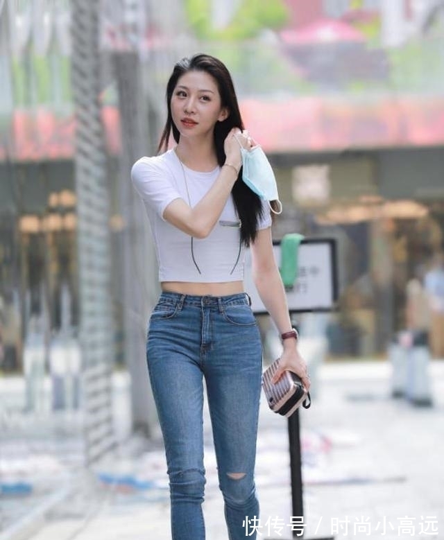 牛仔裤|美女一条破洞牛仔裤,造型瞬间就显得个性了起来