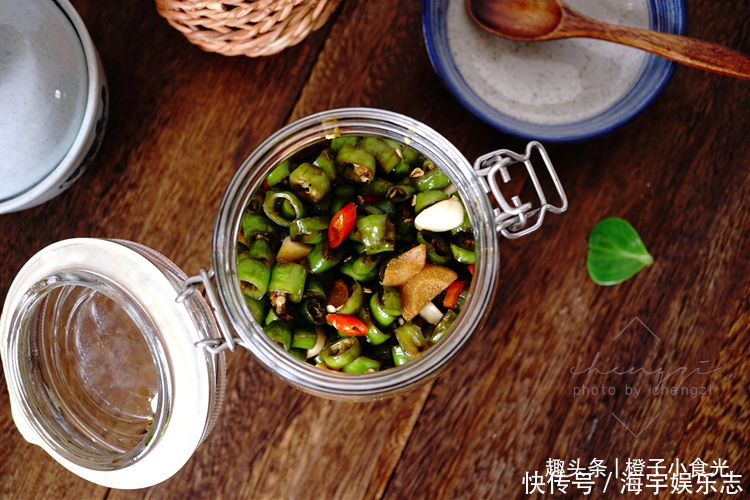 奶奶|奶奶做了50年的腌辣椒,配方整栋楼都在用,腌1次吃三月,超好吃
