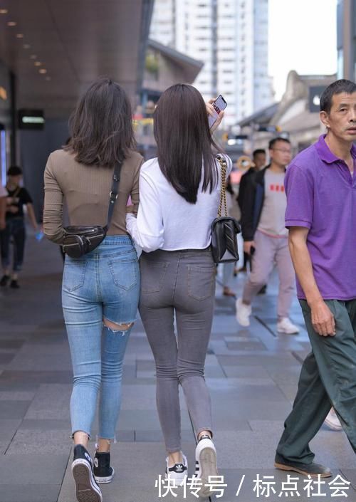 牛仔裤美女见一个少一个，这种牛仔裤穿一条少一条
