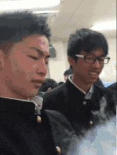 |搞笑GIF:这种场面太尴尬 吓得我赶紧关上了门