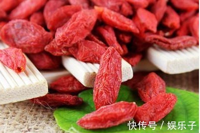 感冒发烧|每天吃点枸杞,能滋阴、养颜、抗衰老,值得分享给身边的朋友