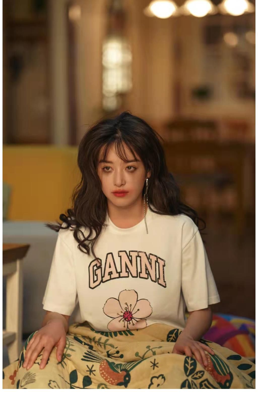 出道12年，闞清子把“榴蓮”送給自己，“躺平”理論走進(jìn)現(xiàn)實(shí)