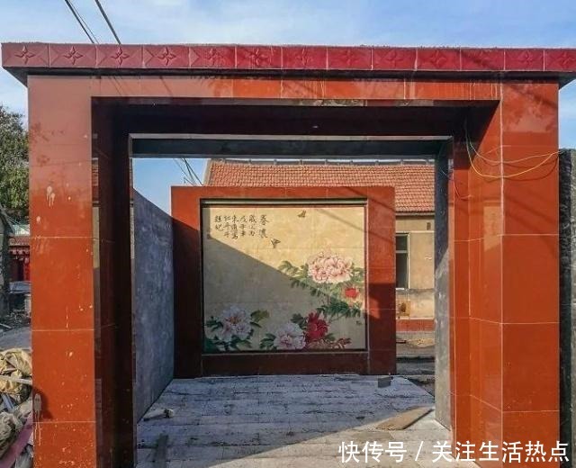 旧农舍改造成花园,一年四季花开不断,邻居看了羡慕的不得了!