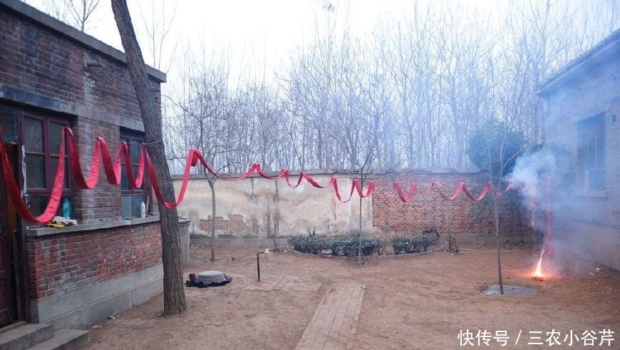 大年初一|农村大年初一早上放过的鞭炮碎片,当天不能扫掉,你知道是为什么吗?