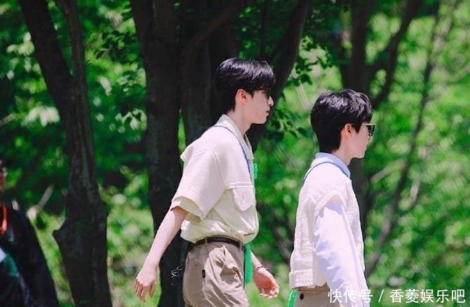 油纸伞 这次《快本》一定要追,嘉宾生图让人看愣,几大男神也纷纷加入