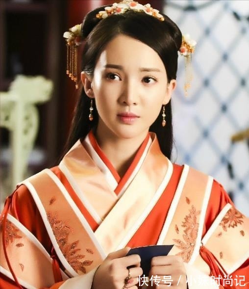 领口$金晨的美真是惊艳了,古装造型毫无违和感,红装更有气质