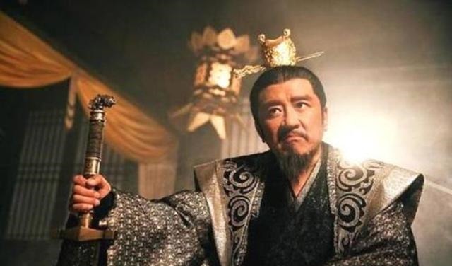 五头牛@历史上最勇猛的将军之一,因死得太冤被封神,千年来人们绕墓而行!