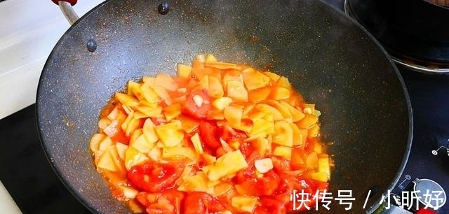 番茄|土豆新吃法,加西红柿一起炒,色泽红润,入口绵软吃不厌