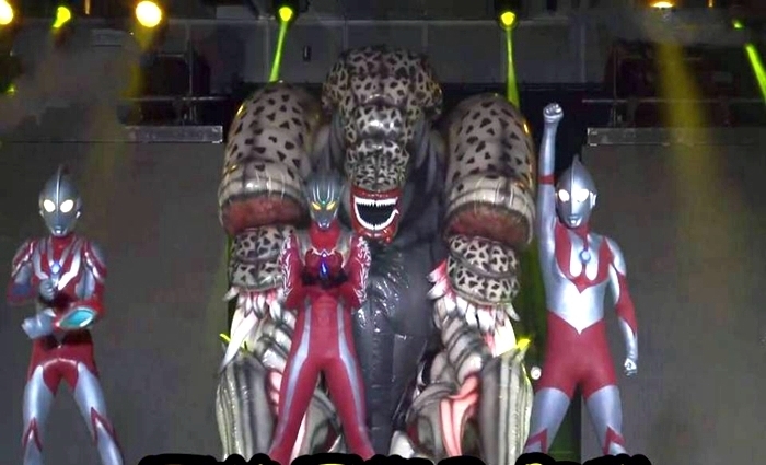 紧要关头|雷格罗斯实力有多强?初登场暴揍加坦杰厄,还帮助了7个奥特曼!