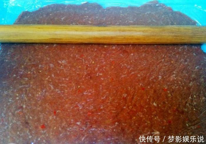 芝麻|牛肉吃了几十年,第一次如此做,把孩子美坏了,一手拿一块