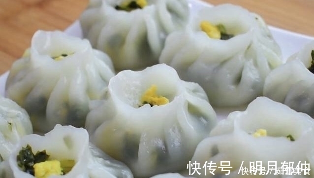 茼蒿叶|做包子不要再用面粉啦，如此做，包子晶莹剔透，出锅连吃5个