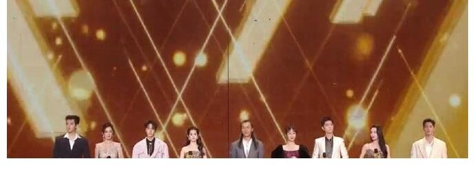 星光大賞合影，肖戰(zhàn)王一博再度同框同臺，紅海引爆全場！