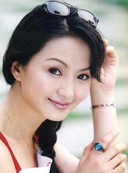 车祸|“最美香妃”刘丹刚走红就惨遭车祸，七孔流血头被摔碎太惨烈