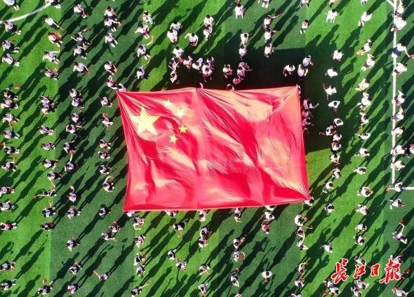 少年$国旗下的少年