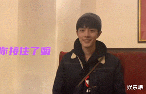 肖戰(zhàn)壓箱底環(huán)球影城vlog公布，喝飲料太奶，意外曝光獨(dú)家拍照姿勢