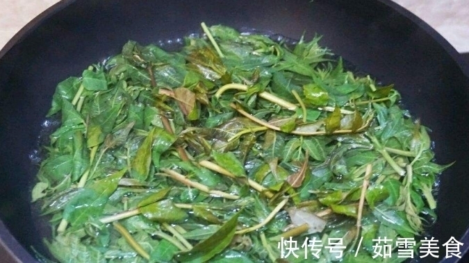 “不焯水不能吃”的四种蔬菜,西蓝花上榜,图3没熟透容易中毒