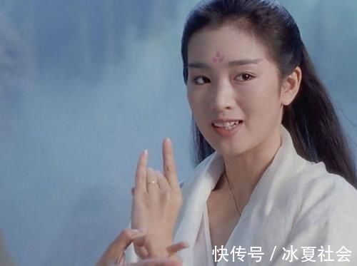 神雕侠侣#黄衫女若是杨过的女儿,为何如此年轻?金庸可能藏了一段暗线剧情