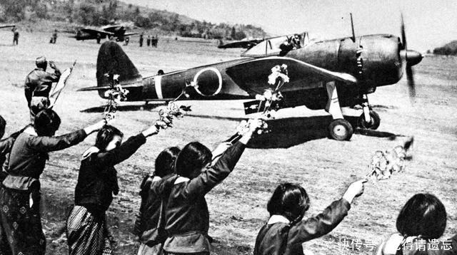 日本|日本投降前一天,日本皇宫发生了这样的一幕