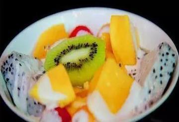 羊排|美食推荐:条蒙羊排、碧绿鲜椒鲈鱼、蜜汁鲜果制作方法