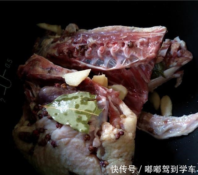 简易盐水鸭，用电饭煲煮的，不用看火，真方便