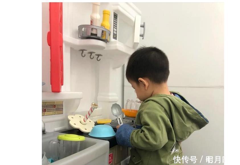 脾胃|4岁女童积食1年没长个，不爱零食，却贪食这物，埋下毒素