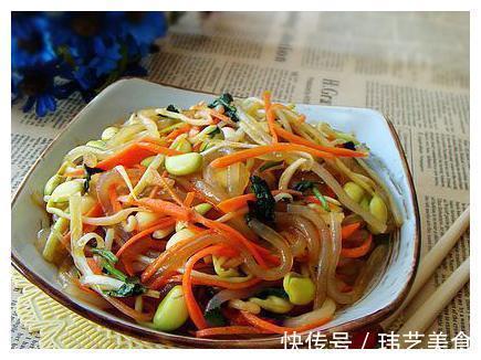 小炒肉|美食推荐:鸡公煲、黄豆芽拌粉、泡椒小煎鸡、农家小炒肉的做法