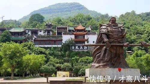 教坊&薛涛这首诗,透着悲壮和苍凉,最后一笔柔媚无限,令人拍案叫绝!