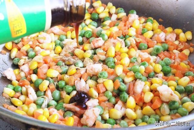 年夜饭加道菜，“四喜福袋”端上桌，寓意八方来福，财源滚滚