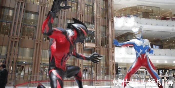 孩子|孩子弄坏奥特曼手办,被邻居怒砸神像,事情的转机太戏剧性