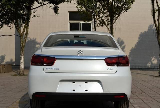 看完|11万左右怎么选？C4世嘉、名爵6值得买吗？看完你就懂得了